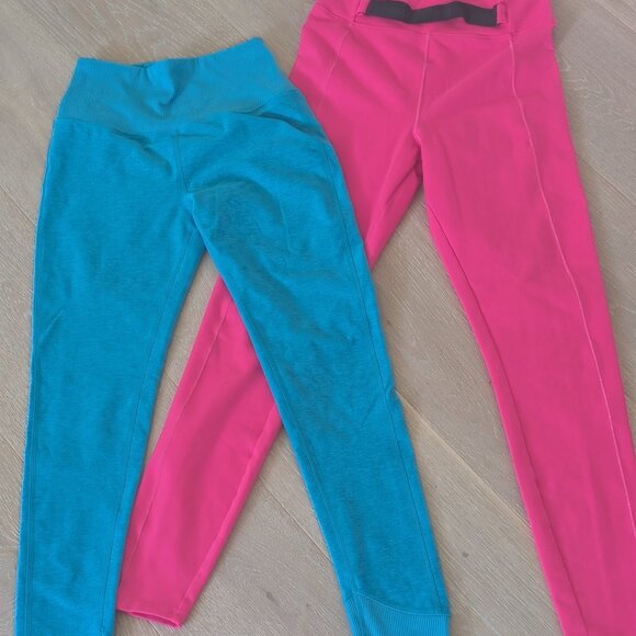 2 Alo Leggings, XS - Picture 1 of 8